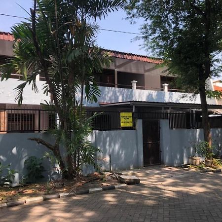 Oyo 90482 Rumah Oma Syariah Kupang  Ngoại thất bức ảnh