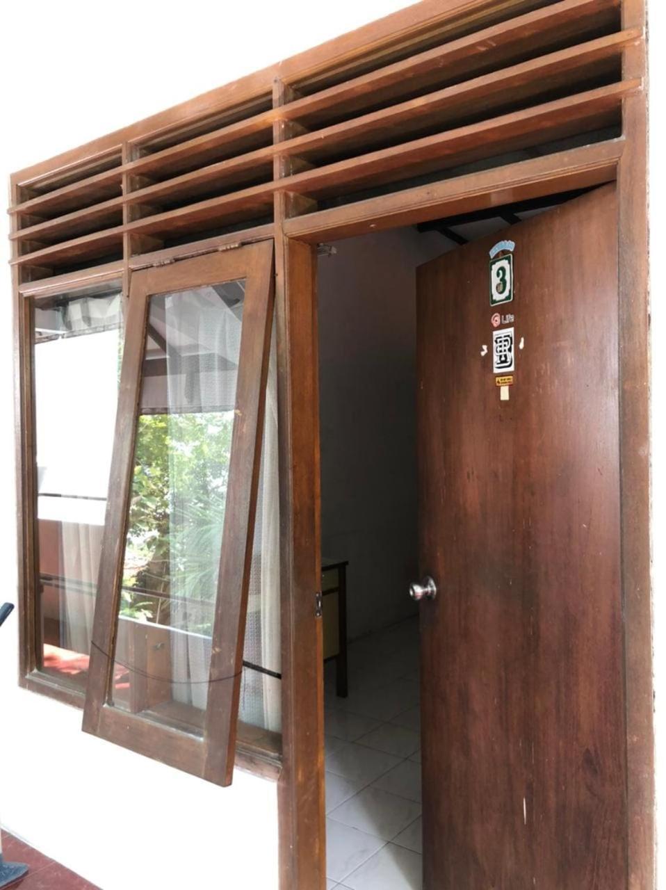 Oyo 90482 Rumah Oma Syariah Kupang  Ngoại thất bức ảnh