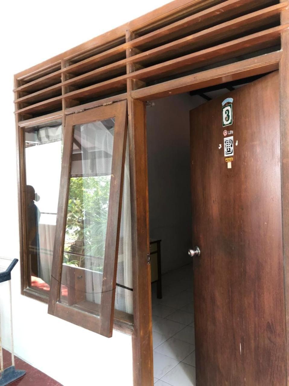 Oyo 90482 Rumah Oma Syariah Kupang  Ngoại thất bức ảnh